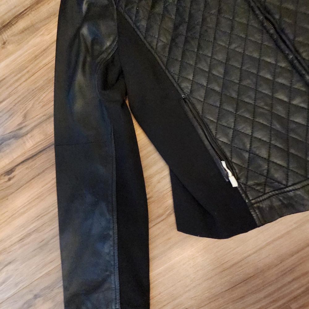 Leather jacket - Picture 2 of 11